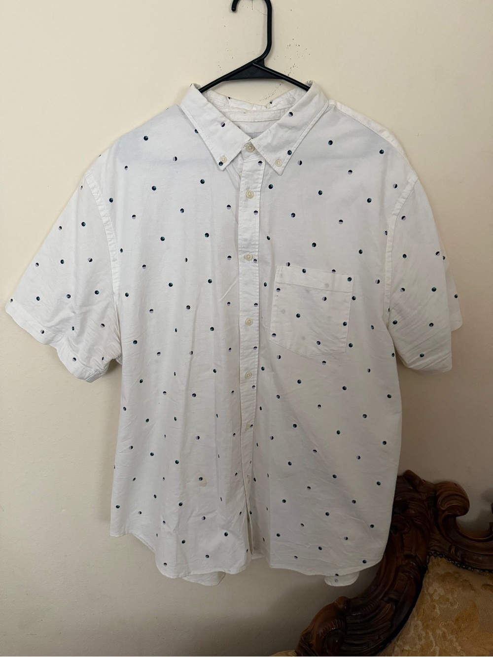Men's Short-Sleeve White Dot Print Button-Up Shirt